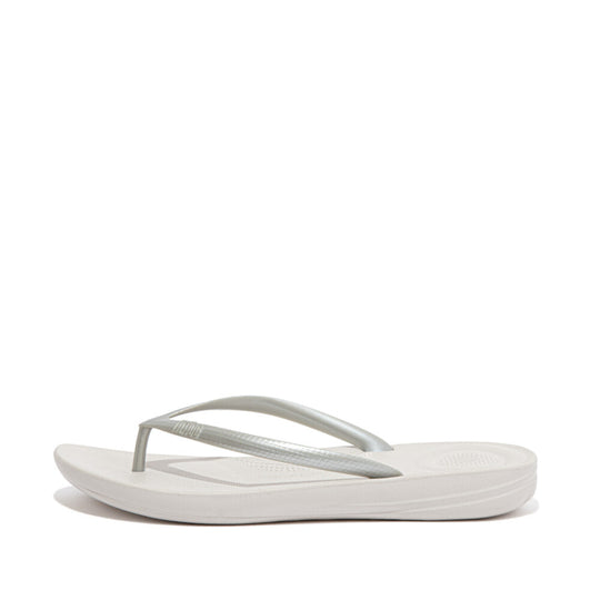 FitFlop iQushion Ergonomic Thongs Silver
